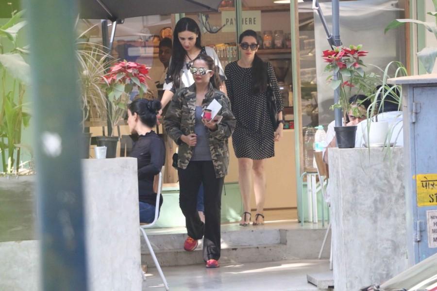 Check out the photos of Bollywood actress Karisma Kapoor and Amrita Arora spotted at Bandra. Karisma Kapoor and Amrita Arora,Karisma Kapoor,Amrita Arora,Karisma Kapoor spotted at Bandra,Amrita Arora spotted at Bandra,Karisma Kapoor at Bandra,Amrita Arora at Bandra