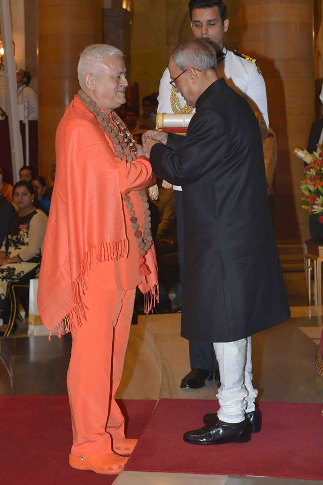 Padma Shri, Padma Bhushan, Padma Vibhushan: Pranab Mukherjee Presents ...