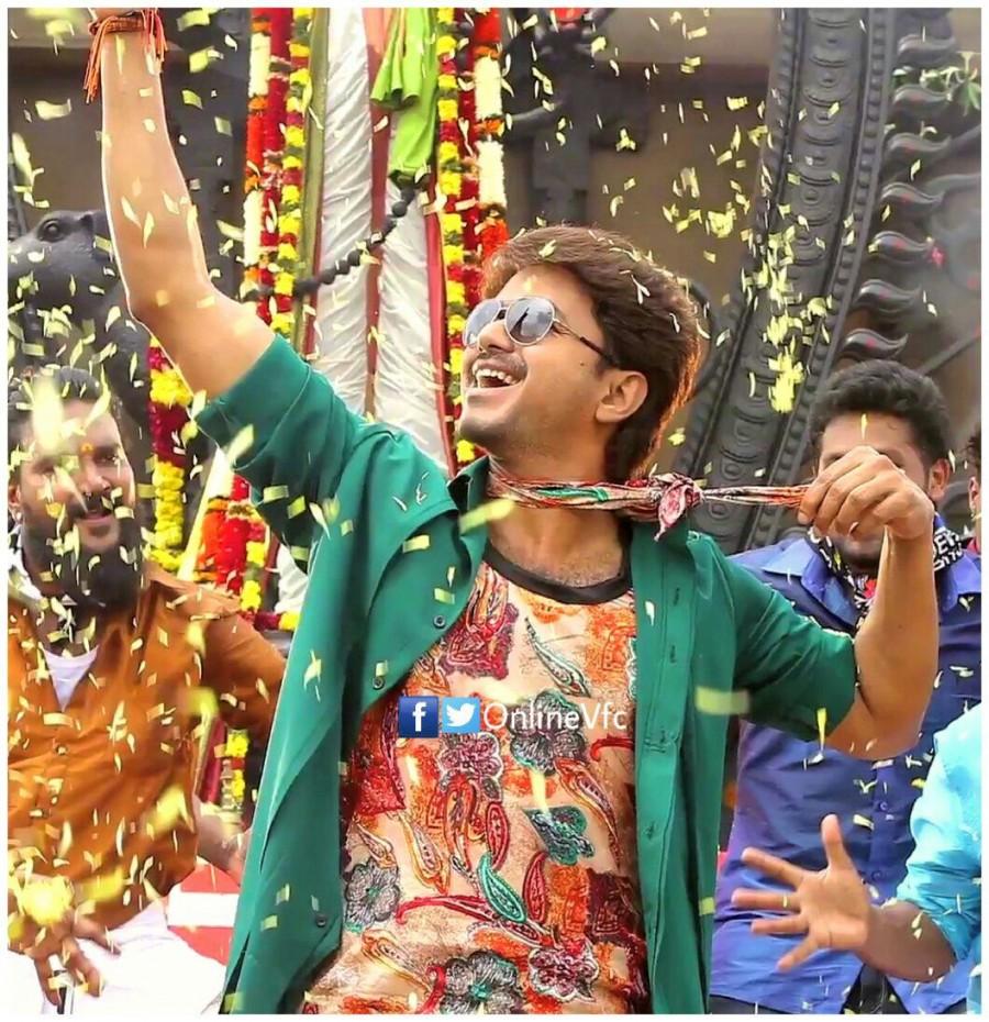 Vijay and Keerthy Suresh's Bairavaa latest movie stills - Photos,Images ...