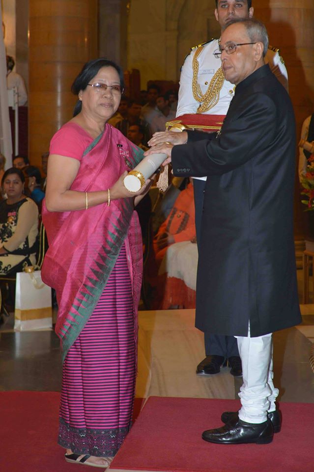 Padma awards,padma shri,padma bhushan awards,Padma Vibhushan,President Pranab Mukherjee,Narendra Modi,arvind kejriwal,Amitabh Bachchan,LK advani