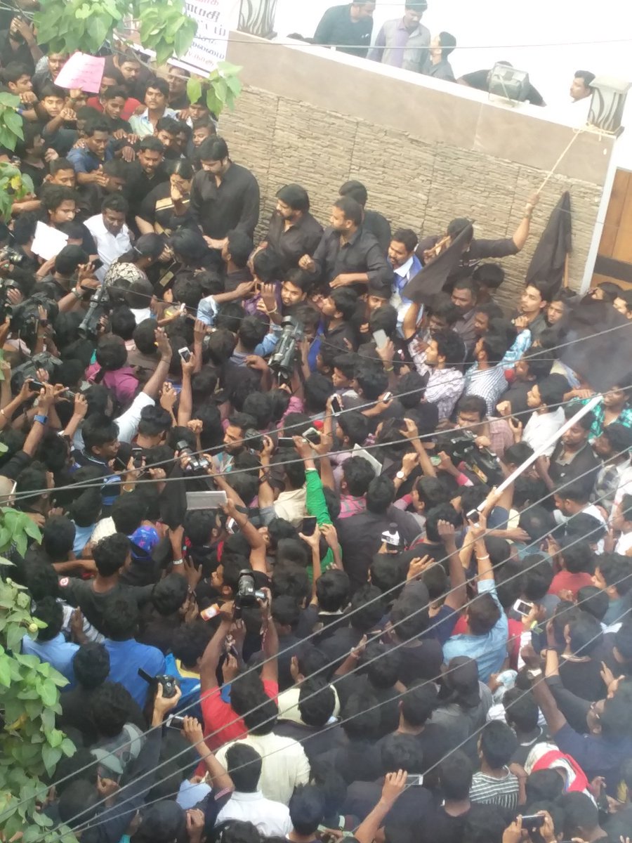 Kollywood actor Simbu protest against Jallikattu ban. Simbu,actor Simbu,Jallikattu ban,Jallikattu,jallikattu banned,Jallikattu Pongal,Jallikattu Controversy,Simbu protest against Jallikattu ban,Simbu Jallikattu ban,Simbu house,Simbu home