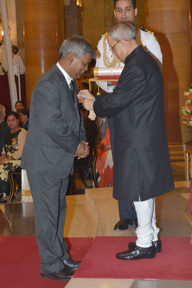 Padma Shri, Padma Bhushan, Padma Vibhushan: Pranab Mukherjee Presents ...