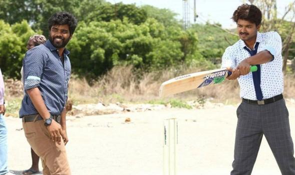 Bairavaa working Stills: Here are the latest pictures of Ilayathalapathy Vijay Keerthy Suresh and on the sets of his upcoming movie Bairavaa.