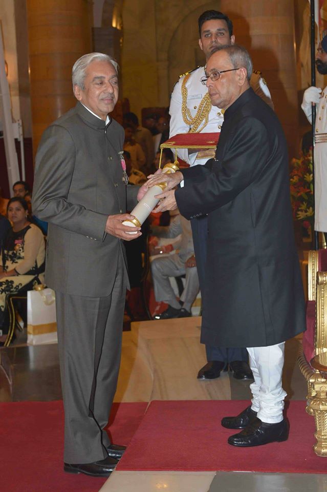 Padma Shri, Padma Bhushan, Padma Vibhushan: Pranab Mukherjee Presents ...