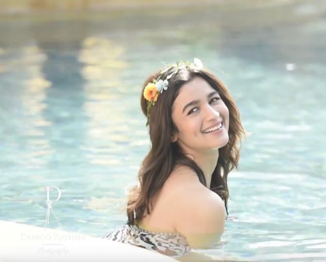 Alia Bhatt Dabboo Ratnani Calendar 2017,Dabboo Ratnani Calendar,Abhishek Bachchan,Aishwarya Rai,Akshay Kumar,Alia Bhatt,Anuskha Sharma,Disha Patani,Hrithik Roshan,Jacqueline Fernandez,Parineeti Chopra,Priyanka Chopra,Sanjay Dutt,Shahrukh Khan,Shraddha Kapoor,Sunny L
