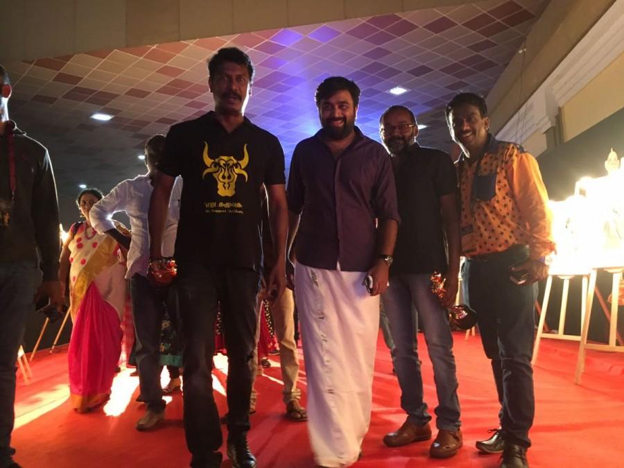 South Indian actor Sasikumar at Vikatan awards. Rajinikanth,Vijay,Sasikumar,Ilayathalapathy Vijay,Vikatan awards,Vikatan awards pics,vijay at Vikatan awards,Vikatan awards images,Vikatan awards photos,Vikatan awards stills,Vikatan awards pictures