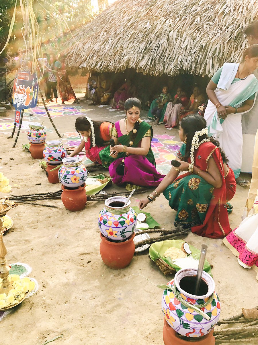 Varalaxmi Sarathkumar celebrates Pongal festival. Nagarjuna,Dhanush,Amala Paul,Vijayakanth,Varalaxmi Sarathkumar,Pongal festival,Makar Sankranti,Makar Sankranti 2017,Sankranti celebrations,Sankranti celebration pics,Sankranti celebration images,Sankranti celebration photos,Sankranti celebration stills,Sa