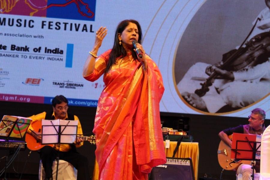 Singer Kavita Krishnamurty performs during the 25th Laxminarayana Global Music in Mumbai on Jan 13, 2017. Singer Kavita Krishnamurty,Violinist Dr. L. Subramaniam,Lakshminarayana Global Music Festival 2017,Lakshminarayana Global Music Festival,Lakshminarayana Global Music Festival 2017 pics,Lakshminarayana Global Music Festival 2017 images,Lakshminarayana Glob