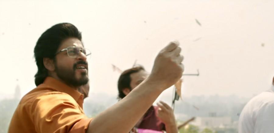 Makar Sankranti, the harvest festival is widely celebrated with much excitement and enthusiasm in India. Kite flying competitions are looked forward to and played with absolute fervour. The latest song from 'Raees' "Udi Udi Jaye" was released highlighting the festivities of Makar Sankranti which is on 14th January. For the very first time we witness SRK grooving to a Gujarati song and the song is already turning into a sensation, especially among Gujarati fans. Shahrukh Khan,SRK,Raees kites,Raees,Makar Sankranti,Kite flying competitions,Shahrukh Khan's Raees kites