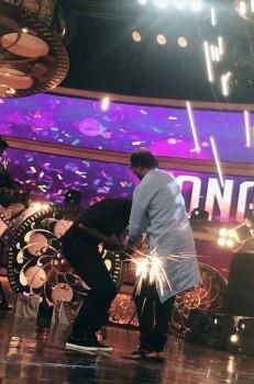 Vikatan awards event held in Chennai on 13th January. Celebs like Rajinikanth, Vijay, Sasikumar and others graced the event.