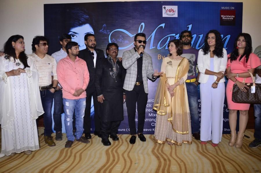 Beside Aaman Trikha, sensational actor Ajaz Khan (Big Boss fame), Ravi Khanna (Bajrangi Bhaijaan fame) and Arvind Kumar Waghela were present. Singer Aaman Trikha,Aaman Trikha,MARHUM,MARHUM music,MARHUM music launch,MARHUM album,Dr. Reena Mehta,Makar Sankranti