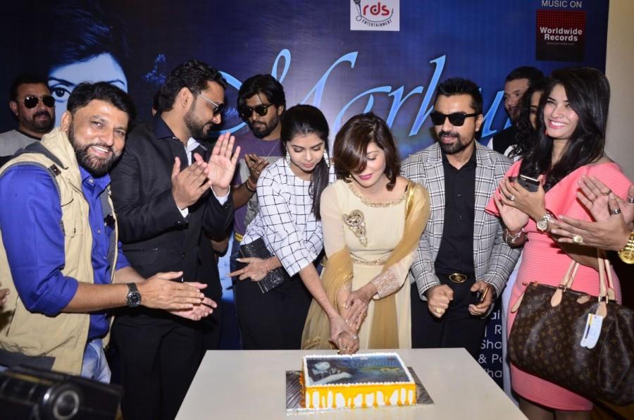 Ratnakar of Worldwide Records was overwhelmed by the response and comments by approximately everyone, and all credits goes to melodious and soulful voice of singer Dr. Reena Mehta, foot taping and rhythmic music by Gufy, inspiring lyrics by Shailendra Sharma & Zubair Shaikh, video director Amaan Khan (Raju), Rapper GP JI, DOP Hitesh Beldar, editor Md Suhel and choreographed by Shabana Khan. Singer Aaman Trikha,Aaman Trikha,MARHUM,MARHUM music,MARHUM music launch,MARHUM album,Dr. Reena Mehta,Makar Sankranti