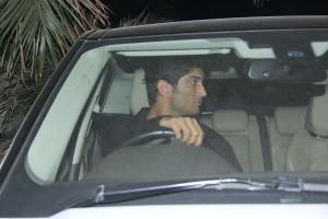 Sushant Singh Rajput,Sushant Singh,actor Sushant Singh Rajput,Kriti Sanon,actress Kriti Sanon,Kriti Sanon house,Sushant Singh Rajput at Kriti Sanon house