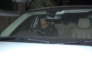 Sushant Singh Rajput,Sushant Singh,actor Sushant Singh Rajput,Kriti Sanon,actress Kriti Sanon,Kriti Sanon house,Sushant Singh Rajput at Kriti Sanon house