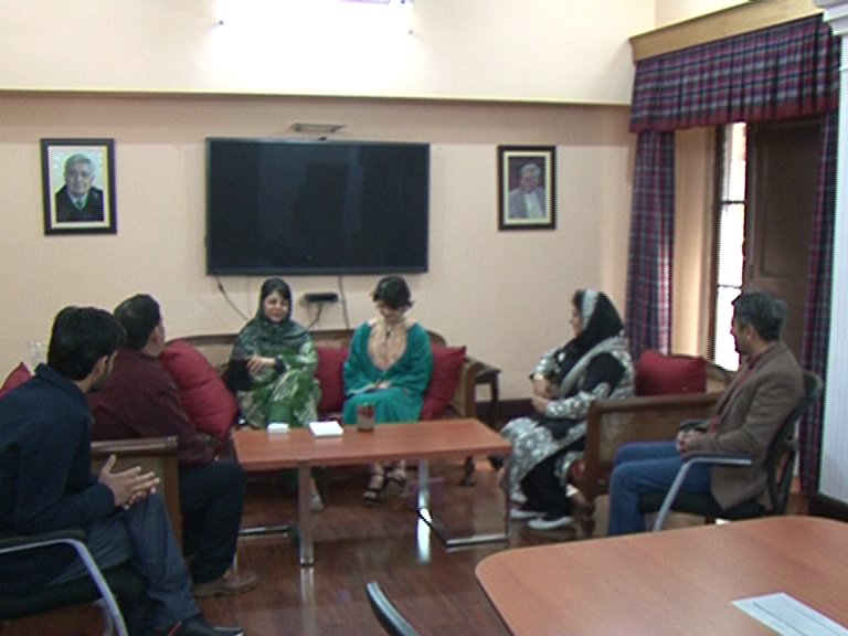 Dangal actress Zaira Wasim Khan meets J&K Chief Minister Mehbooba Mufti. Dangal actress Zaira Wasim Khan,Zaira Wasim Khan,Dangal actress,Dangal,Dangal actress Zaira Wasim threatened,Dangal actress Zaira Wasim twitter,J&K Chief Minister Mehbooba Mufti,Mehbooba Mufti