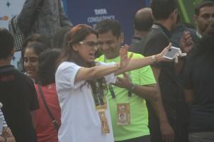 John Abraham,Juhi Chawla,John Abraham at Mumbai Marathon 2017,Juhi Chawla at Mumbai Marathon 2017,Mumbai Marathon 2017,Mumbai Marathon,celebs at Mumbai Marathon,Mumbai Marathon pics,Mumbai Marathon images,Mumbai Marathon photos,Mumbai Marathon stills,Mumb