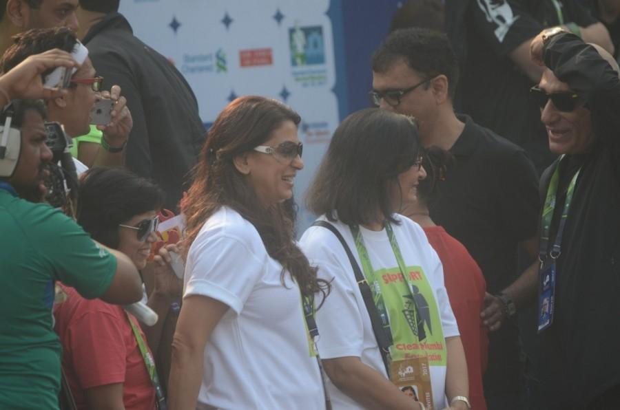 Bollywood actress Juhi Chawla spotted during the Mumbai Marathon 2017 on Jan 15, 2017. John Abraham,Juhi Chawla,John Abraham at Mumbai Marathon 2017,Juhi Chawla at Mumbai Marathon 2017,Mumbai Marathon 2017,Mumbai Marathon,celebs at Mumbai Marathon,Mumbai Marathon pics,Mumbai Marathon images,Mumbai Marathon photos,Mumbai Marathon stills,Mumb