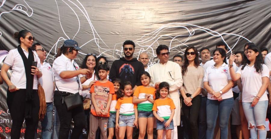 Bollywood actor Arjun Kapoor at Lokhandwala be Happy Spreading Smiles event. Arjun Kapoor,actor Arjun Kapoor,Lokhandwala,Happy Spreading Smiles,Happy Spreading Smiles event,Arjun Kapoor latest pics,Arjun Kapoor latest images,Arjun Kapoor latest photos,Arjun Kapoor latest stills,Arjun Kapoor latest pictures