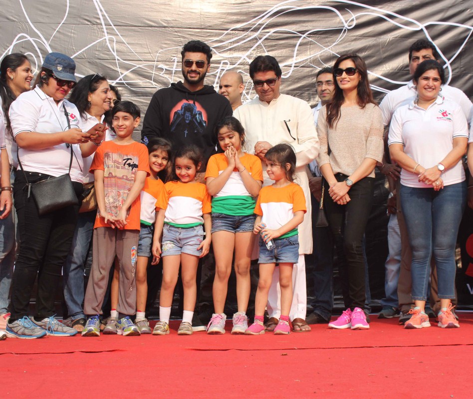 Bollywood actor Arjun Kapoor at Lokhandwala be Happy Spreading Smiles event. Arjun Kapoor,actor Arjun Kapoor,Lokhandwala,Happy Spreading Smiles,Happy Spreading Smiles event,Arjun Kapoor latest pics,Arjun Kapoor latest images,Arjun Kapoor latest photos,Arjun Kapoor latest stills,Arjun Kapoor latest pictures