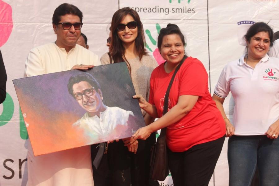 Bollywood actor Arjun Kapoor at Lokhandwala be Happy Spreading Smiles event. Arjun Kapoor,actor Arjun Kapoor,Lokhandwala,Happy Spreading Smiles,Happy Spreading Smiles event,Arjun Kapoor latest pics,Arjun Kapoor latest images,Arjun Kapoor latest photos,Arjun Kapoor latest stills,Arjun Kapoor latest pictures