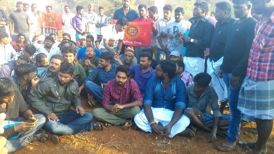South Indian actor GV Prakash joins protest against Jallikattu ban at Marina beach. Jallikattu ban,Jallikattu,Jallikattu Controversy,Mayilsamy,GV Prakash,Marina beach,protest against Jallikattu ban,Jallikattu ban protest,Jallikattu protest,T. Rajendar