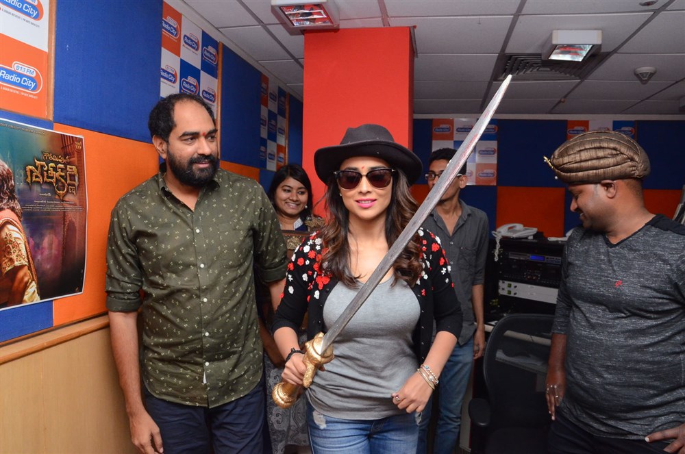 South Indian actress Shriya Saran and director Krish promote Gautamiputra Satakarni movie at Radio City 91.1 FM in Hyderabad. Shriya Saran,actress Shriya Saran,Krish,director Krish,Gautamiputra Satakarni,Gautamiputra Satakarni promotion,Gautamiputra Satakarni promotion at Radio City,Radio City,Gautamiputra Satakarni promotion pics,Gautamiputra Satakarni promotion images,Gautamip