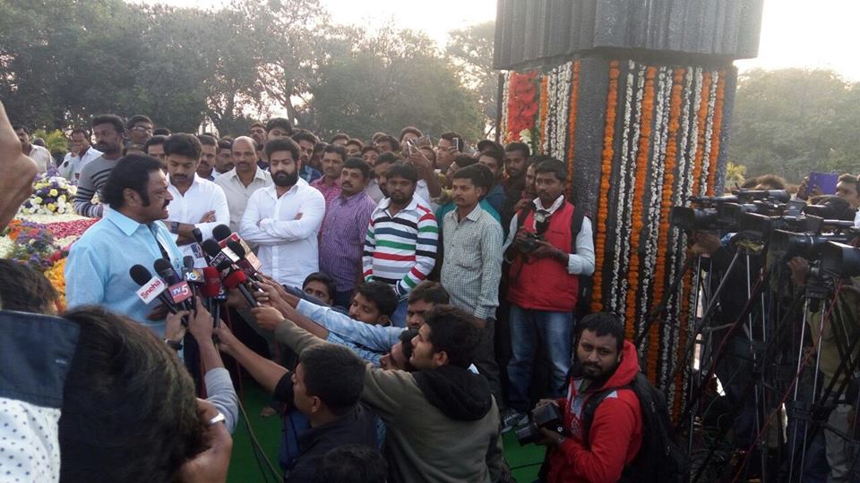 South Indian actor Jr.NTR with his family visits NTR ghat on his 21st Death Anniversary Day. Jr.NTR,Kalyan Ram,Kalyan Ram Harikrishna,Jr NTR,NTR ghat,N. T. Rama Rao,Nandamuri Taraka Rama Rao,Jr.NTR with family