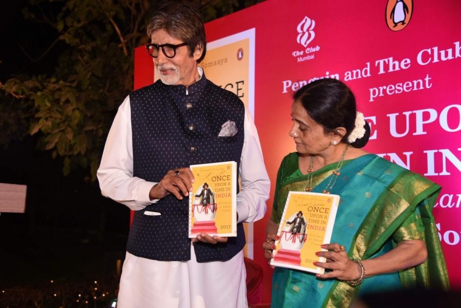 Bollywood actor Amitabh Bachchan launches Bhawana Somaaya's Book Once Upon A Time in India. Amitabh Bachchan,actor Amitabh Bachchan,Bhawana Somaaya,Once Upon A Time in India,Bhawana Somaaya's book Once Upon A Time in India,Amitabh Bachchan latest pics,Amitabh Bachchan latest images,Amitabh Bachchan latest photos,Amitabh Bachchan latest stil