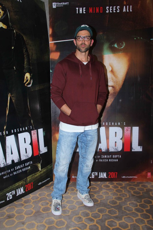 Bollywood actor Hrithik Roshan promotes Kaabil movie. Hrithik Roshan and Yami Gautam,Hrithik Roshan,Yami Gautam,Kaabil,Kaabil promotion,Kaabil movie promotion,Kaabil promotion pics,Kaabil promotion images,Kaabil promotion photos,Kaabil promotion stills,Kaabil promotion pictures