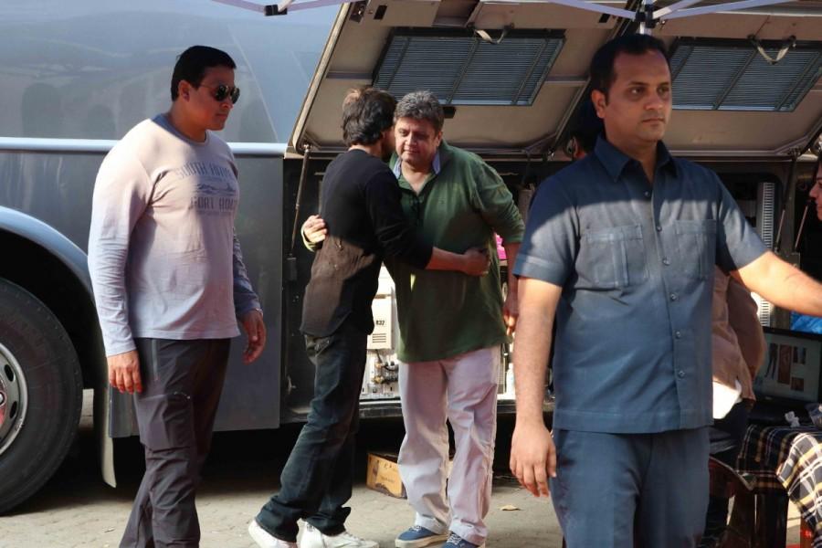 Photos of Bollywood actor Shah Rukh Khan promotes Raees at Mehboob Studio in Bandra. Shah Rukh Khan,actor Shah Rukh Khan,SRK,Raees,Raees promotion,Mehboob Studio,Shah Rukh Khan promotes Raees,Shah Rukh Khan promotes Raees movie