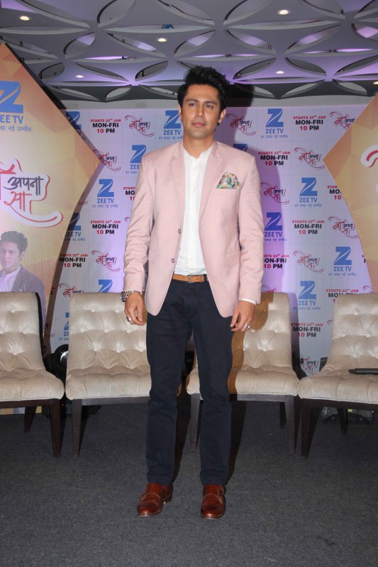 Television actor Sudeep Sahir during the launch of Zee TV new show Woh Apna Sa in Mumbai, India on January 17, 2017. Deepak Rajadhyaksha,Zee deputy Business Head,Television actors Sudeep Sahir,Riddhi Dogra,Disha Parmar,Producer Siddharth Malhotra,Woh Apna Sa,Woh Apna Sa serial
