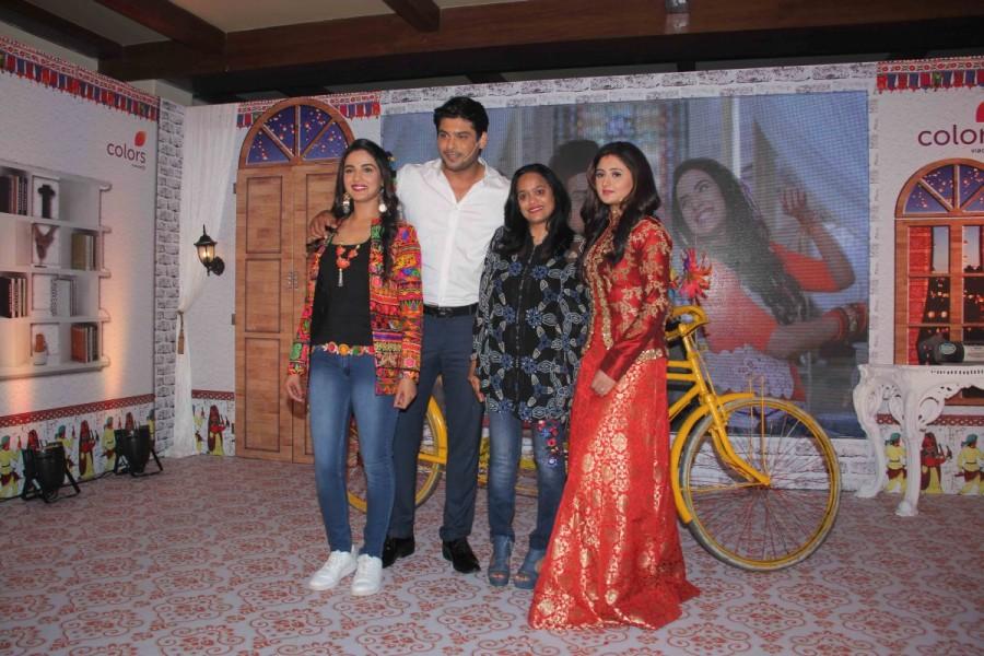 Launch of Colors new show Dil Se Dil Tak at baunglow 9. Colors new show,Dil Se Dil Tak,Dil Se Dil Tak new show,Dil Se Dil Tak new show launch,Dil Se Dil Tak new serial,Dil Se Dil Tak new show launch pics,Dil Se Dil Tak new show launch images,Dil Se Dil Tak new show launch photos,Dil Se Dil Tak new show launch