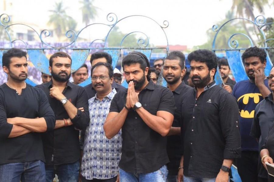 Arun Vijay at Nadigar Sangam Jallikattu protest. Suriya,Sivakarthikeyan,Arun Vijay,Nadigar Sangam Jallikattu protest,Nadigar Sangam,Jallikattu protest,Suriya at Jallikattu protest,Sivakarthikeyan at Jallikattu protest