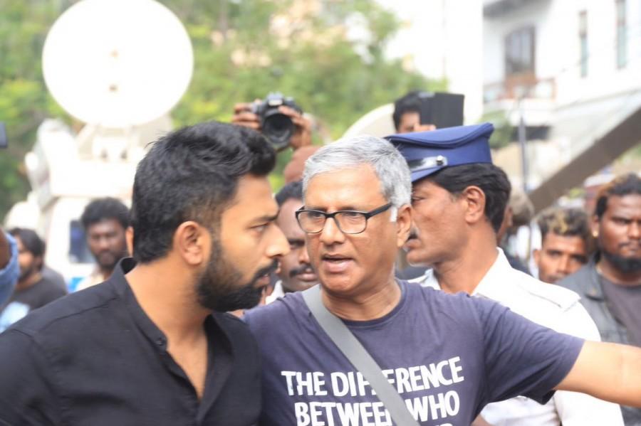 Shanthnu at Nadigar Sangam Jallikattu protest. Shanthnu,Trisha,Sundar C,Prabhu,Nadigar Sangam Jallikattu protest,Nadigar Sangam,Jallikattu protest,Trisha at Jallikattu protest,celebs at Jallikattu protest,Shanthnu at Jallikattu protest,Sundar C at Jallikattu protest