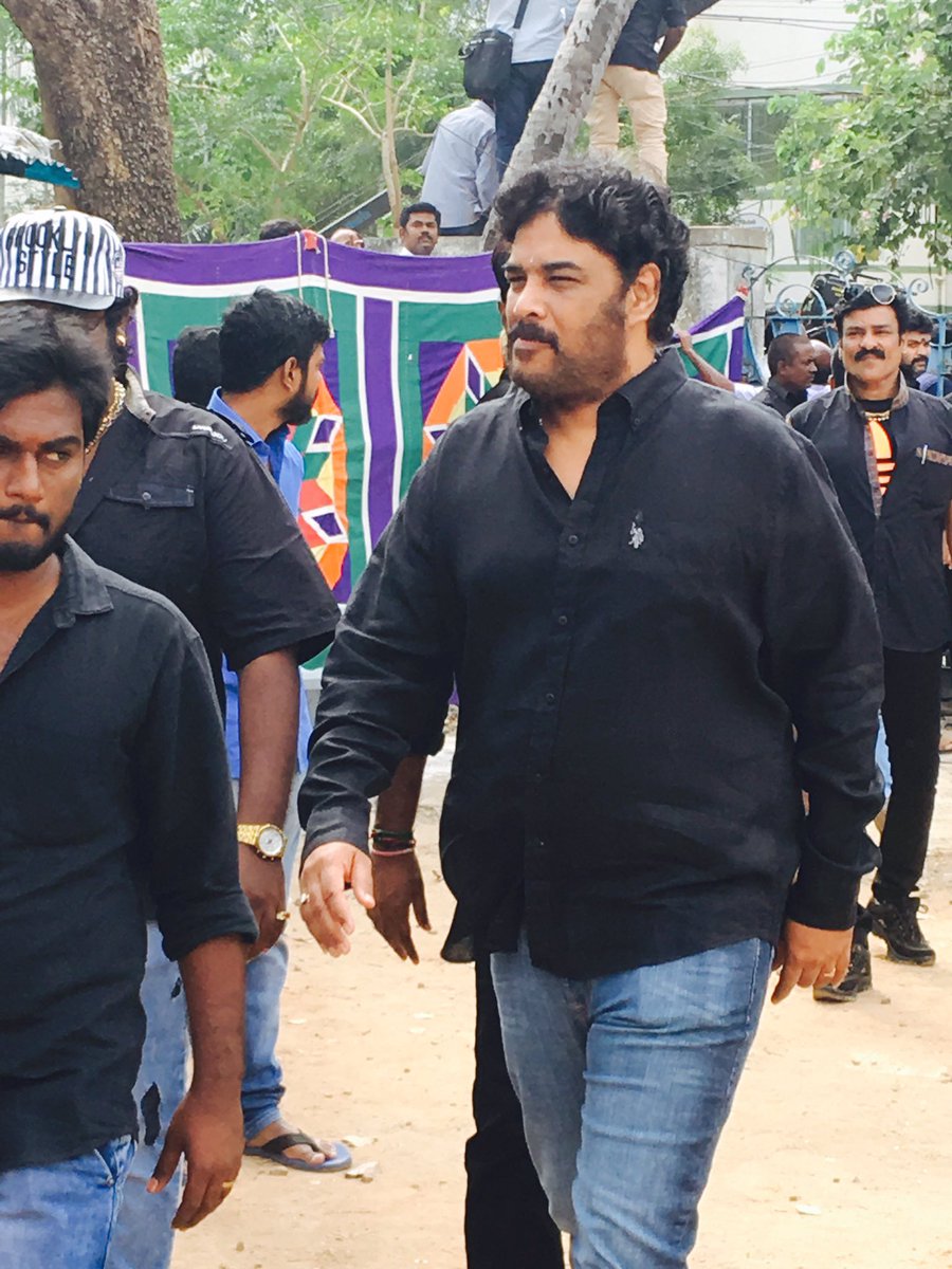Sundar C at Nadigar Sangam Jallikattu protest. Shanthnu,Trisha,Sundar C,Prabhu,Nadigar Sangam Jallikattu protest,Nadigar Sangam,Jallikattu protest,Trisha at Jallikattu protest,celebs at Jallikattu protest,Shanthnu at Jallikattu protest,Sundar C at Jallikattu protest