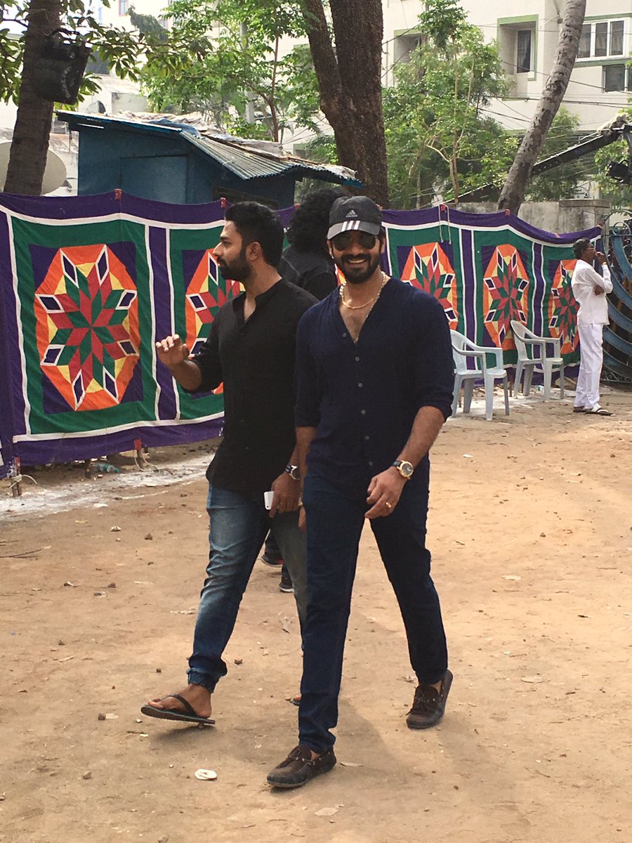 Shanthnu at Nadigar Sangam Jallikattu protest. Shanthnu,Trisha,Sundar C,Prabhu,Nadigar Sangam Jallikattu protest,Nadigar Sangam,Jallikattu protest,Trisha at Jallikattu protest,celebs at Jallikattu protest,Shanthnu at Jallikattu protest,Sundar C at Jallikattu protest