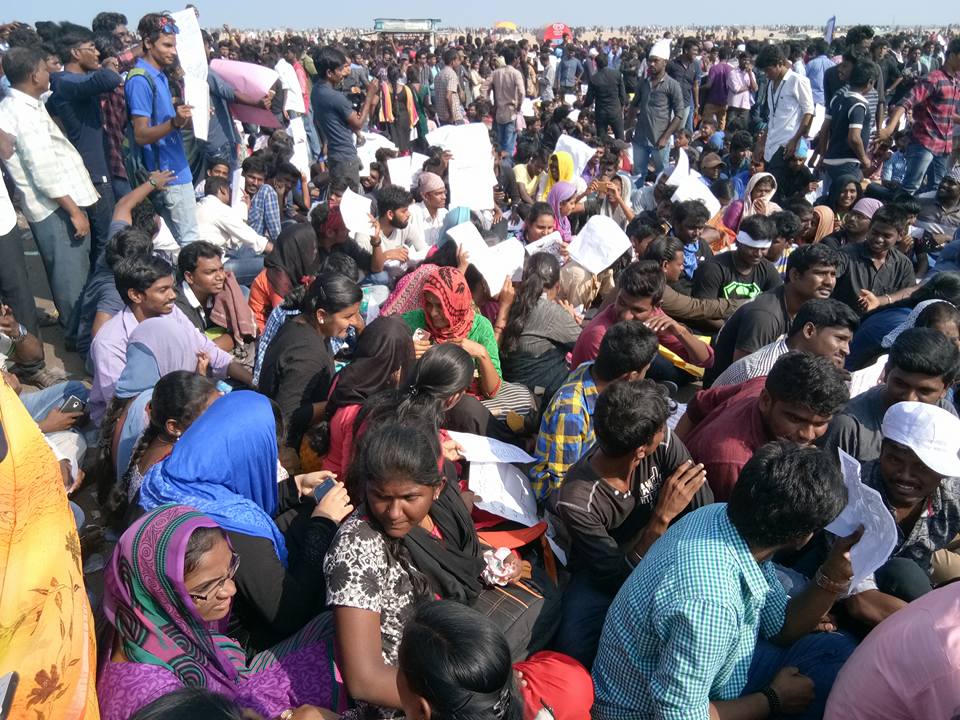 Day 4 of Jallikattu protests and the mood at Chennai's Marina beach is electrifying. Day 4 of Jallikattu protests,Jallikattu protests,Jallikattu protest,Marina beach,Chennai's Marina beach,Jallikattu protest at Marina beach,Jallikattu protest pics,Jallikattu protest images,Jallikattu protest photos,Jallikattu protest stills,Jallikatt