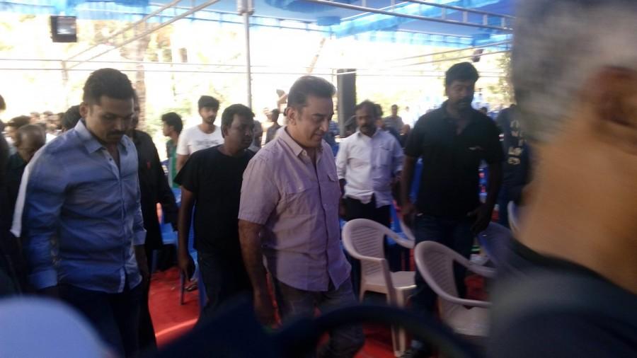 Celebs like Kamal Haasan, Sathyaraj at Nadigar Sangam Jallikattu protest. Kamal Haasan,Sathyaraj,Kamal Haasan at Jallikattu protest,Sathyaraj at Jallikattu protest,Jallikattu protest pics,Jallikattu protest images,Jallikattu protest photos,Jallikattu protest stills,Jallikattu protest pictures