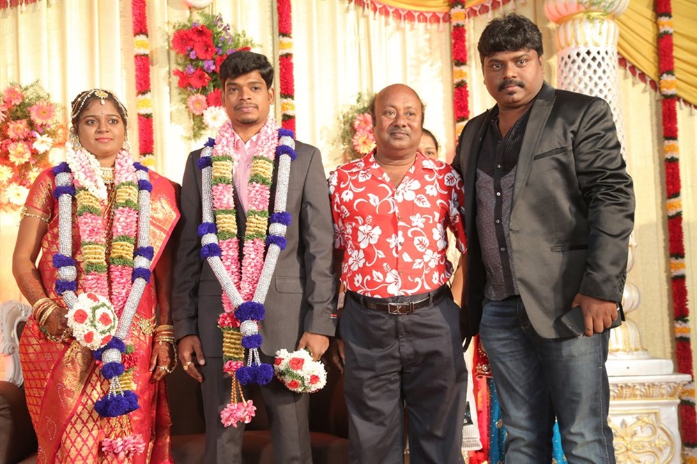 Gana Ulaganathan daughter's wedding reception held at Chennai. Celebs like Gaana Bala, Lollu Sabha Manohar and others graced the event. Gana Ulaganathan,Gana Ulaganathan daughter,Gaana Bala,Lollu Sabha Manohar,Gana Ulaganathan daughter wedding reception,Gana Ulaganathan daughter wedding reception pics,Gana Ulaganathan daughter wedding reception images,Gana Ulaganathan daughter wedding rec