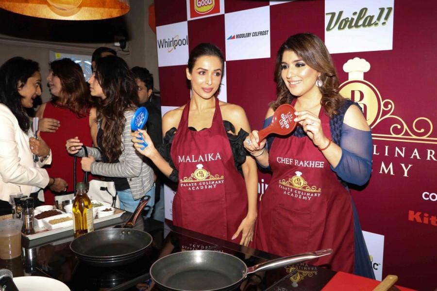 Bollywood actress Malaika Arora and Chef Rakhee Vaswani spotted during the launch of Palate Culinary Academy in Mumbai on January 20, 2017. Malaika Arora,actress Malaika Arora,Palate Culinary Academy,Palate Culinary Academy launch,Chef Rakhee Vaswani,Malaika Arora latest pics,Malaika Arora latest images,Malaika Arora latest photos,Malaika Arora latest stills,Malaika Arora latest pictures