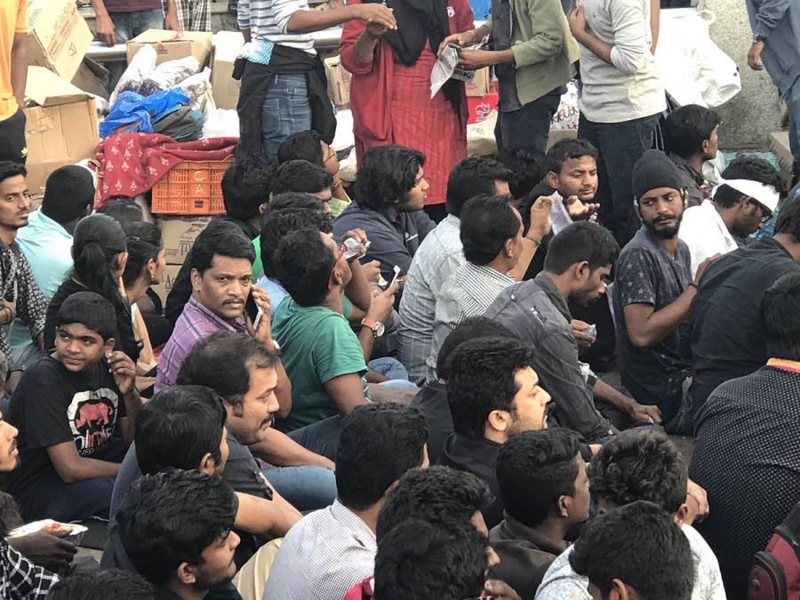 Suriya joins Marina protest. Suriya,Karthi,Sivakarthikeyan,Sivakarthikeyan's daughter Aaradhana,Aaradhana,Marina Jallikattu protest,Marina protest,celebs at Marina protest,Jallikattu protest,Jallikattu protest pics,Jallikattu protest images