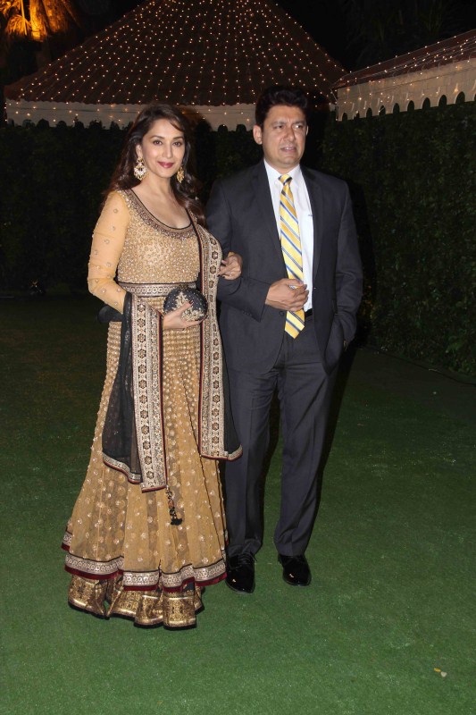 Madhuri Dixit, Sriram Madhav Nene at Ronnie Screwvala’s daughter’s wedding reception. Aditya Roy Kapur,Vidya Balan,Alia Bhatt,Sidharth Malhotra,Ronnie Screwvala,Ronnie Screwvala daughter wedding reception,Ronnie Screwvala daughter wedding reception pics,Ronnie Screwvala daughter wedding reception images,Ronnie Screwvala daughter wedding re