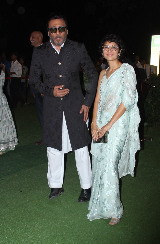 Kiran Rao spotted at Ronnie Screwvala’s daughter’s wedding reception. Sonakshi Sinha,Katrina Kaif,Kiran Rao,Shahid Kapoor,Ronnie Screwvala’s daughter’s wedding reception,Kunal Kapoor,Naina Bachchan,Aditya Roy Kapur,Vidya Balan,Kiran Rao,Aftab Shivdasani,Nin Dusanj,Bunty Walia,Suniel Shetty,Anupama Chopra,Vidhu Vinod Chopra