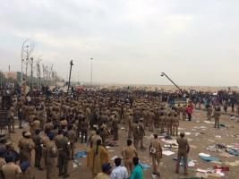 Police evict Jallikattu protesters,Jallikattu protesters,Jallikattu protester,jallikattu protest,Marina beach,Marina,Jallikattu protesters at Marina beach,Jallikattu,Jallikattu Ban
