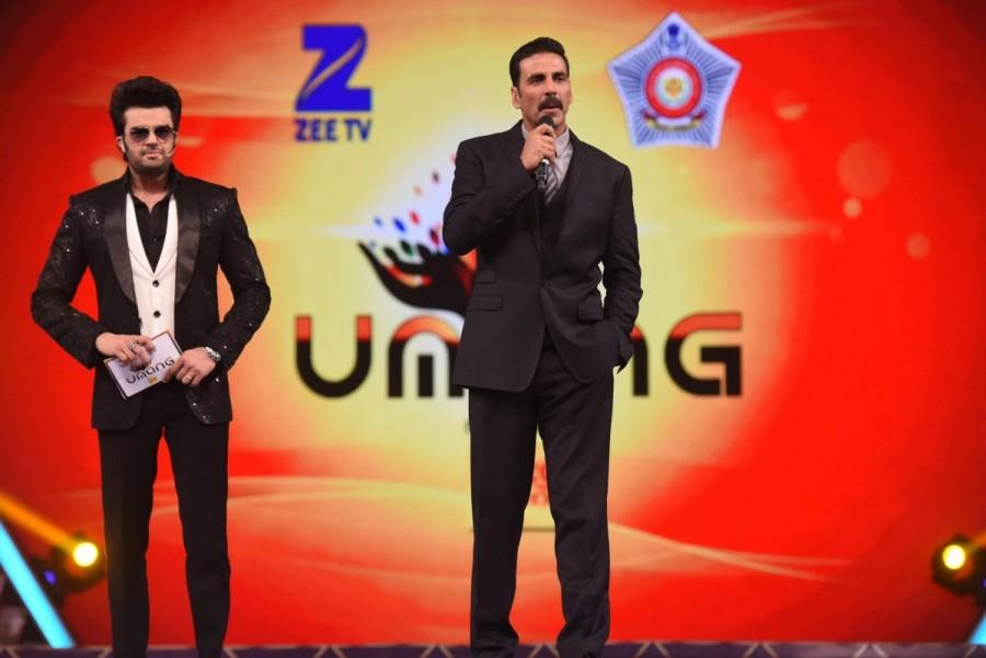 Akshay Kumar spotted during the Umang Mumbai Police Show 2017 in Mumbai, India on January 22,2017. Akshay Kumar,Ranveer Singh,Anushka Sharma,Preity Zinta,Alia Bhatt,Umang Mumbai Police Show 2017,celebs at Umang Mumbai Police Show 2017,Celebs at Umang Mumbai Police Show