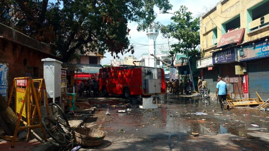 The police used teargas shells to disperse the protesters who assembled at several roads leading to Marina and started throwing stones. All routes to Marina Beach have been cordoned off. The eviction began after week-long protests across the state. The protesters demand a "permanent" solution by amending the Prevention of Cruelty to Animals Act in the Assembly. Jallikattu protesters turn violent,protesters turn violent,Jallikattu protest,Ice House,Marina beach,Makkal movement,fire near Ice House,Jallikattu protest pics,Jallikattu protest images,Jallikattu protest photos,Jallikattu protest stills,Jallikattu prote