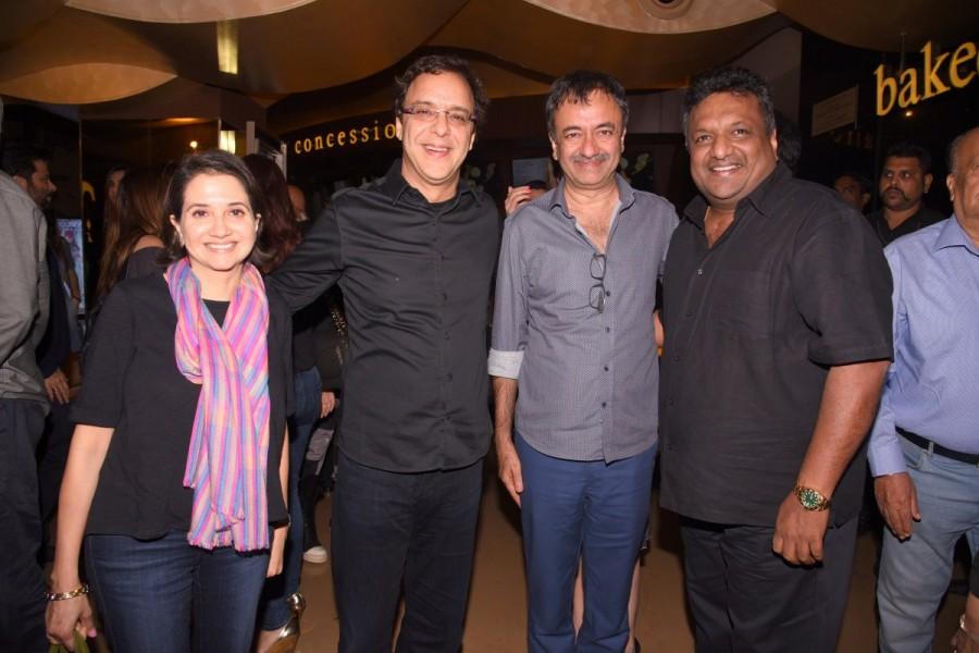 Anupama Chopra, Vidhu Vinod Chopra, Rajkumar Hirani and Sanjay Gupta spotted at Kaabil special screening. Akshay Kumar,Sonam Kapoor,Hrithik Roshan,Yami Gautam,Kaabil,Kaabil special screening,Kaabil special screening pics,Kaabil special screening images,Kaabil special screening photos,Kaabil special screening stills,Kaabil special screening pictures