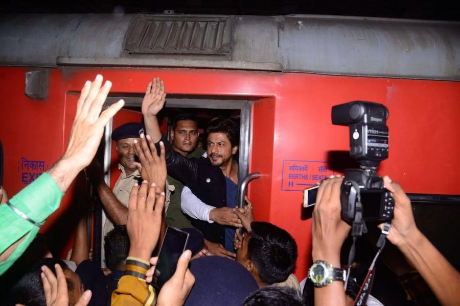Sources say SRK is very kicked about undertaking this train journey after years and is all packed with winter clothes for Delhi! This will be an exciting trip balancing work and play. Fans have always had a special place for Shah Rukh and his love for trains and for his iconic train sequences in movies like 'DDLJ,' 'Dil Se,' 'Kuch Kuch Hota Hai,' 'Ra. One,' 'Chennai Express' and many more. Raees publicity,Raees,Shah Rukh Khan,Shah Rukh Khan rides train,SRK rides train,Raees promotion,Raees movie promotion,Raees movie,Bollywood movie Raees,Raees pics,Raees images,Raees photos,Raees stills,Raees pictures