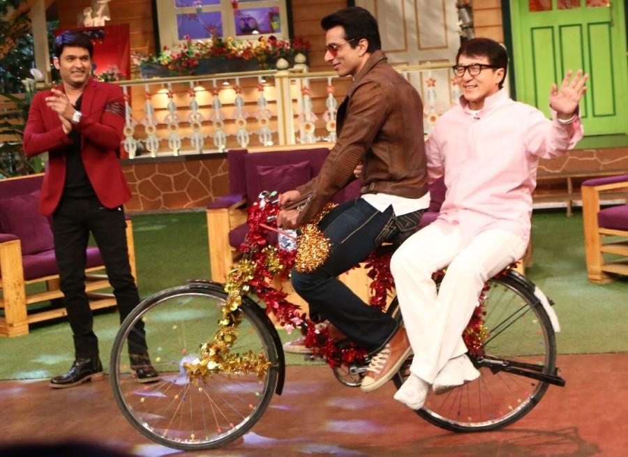 Jackie Chan and Sonu Soon promote Kung Fu Yoga on the sets of The Kapil Sharma Show. Jackie Chan and Sonu Soon,Jackie Chan,Sonu Soon,Kung Fu Yoga,The Kapil Sharma Show,The Kapil Sharma Show on the sets,Stanley Tong,Disha Patani,Amyra Dastur