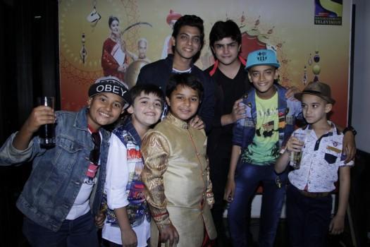 Sphereorigins, the production house behind the new historical saga – Peshwa Bajirao, today organized a launch party for the cast & crew of the show. The launch party was attended by the entire cast of the show – Manish Wadhwa who plays Balaji Vishwanath, Anuja Sathe who plays Radhabai & Rudra Soni in the lead role of Bajirao in Sphereorigins' historical debut.